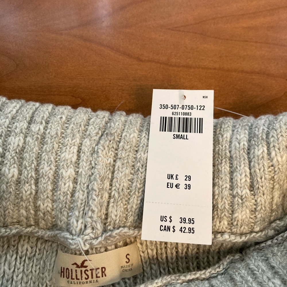 New Hollister off the shoulder sweater size S - Picture 6 of 7
